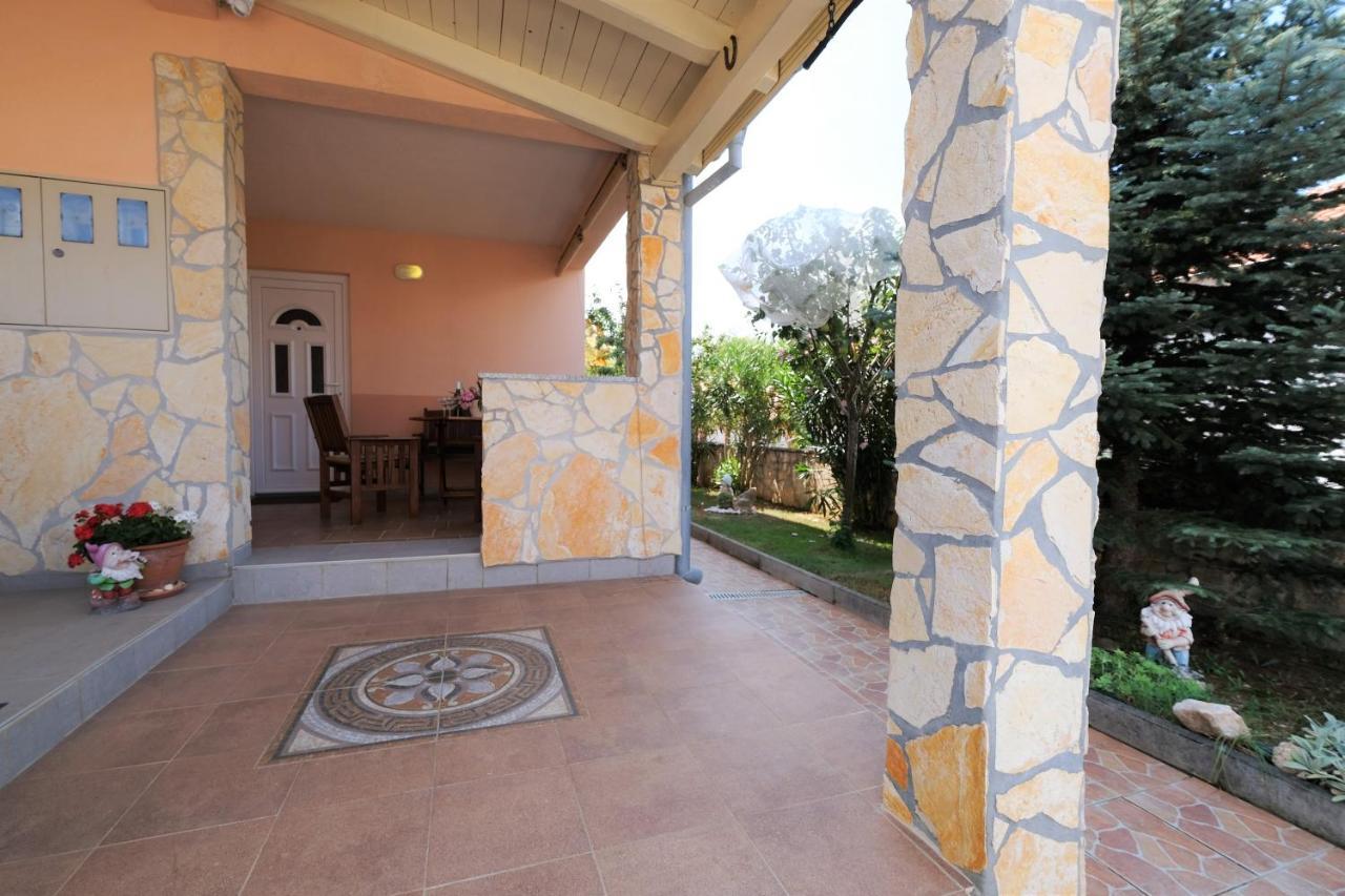 Apartments Coral, Klimno, Island Krk Exterior foto