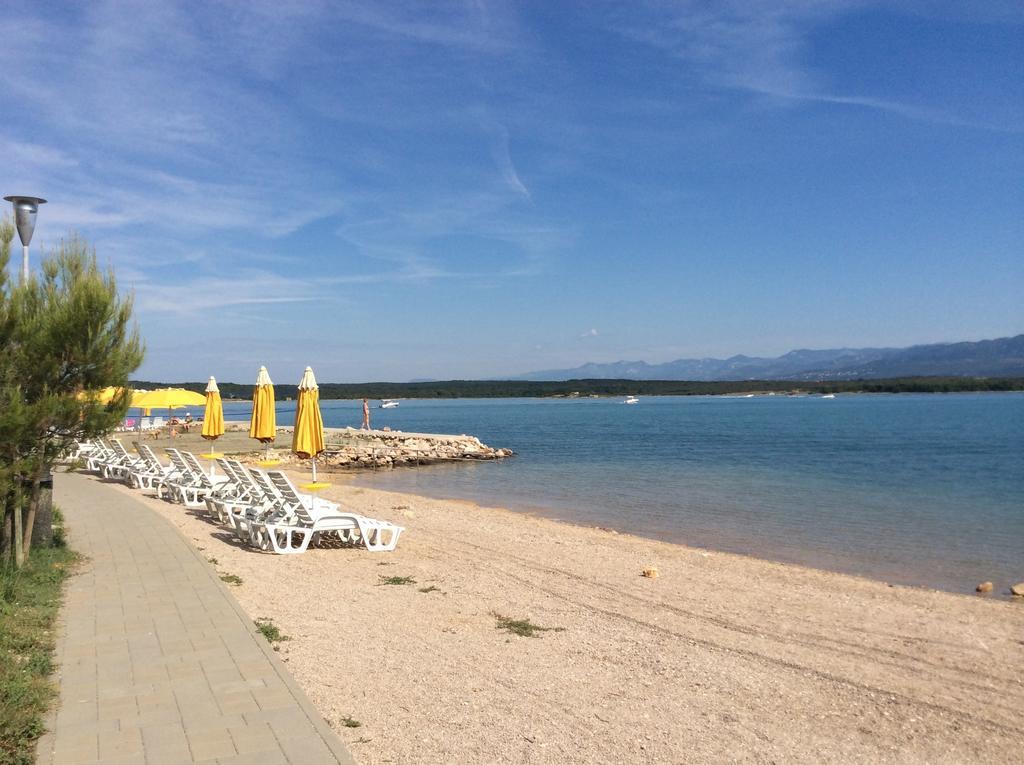 Apartments Coral, Klimno, Island Krk Exterior foto