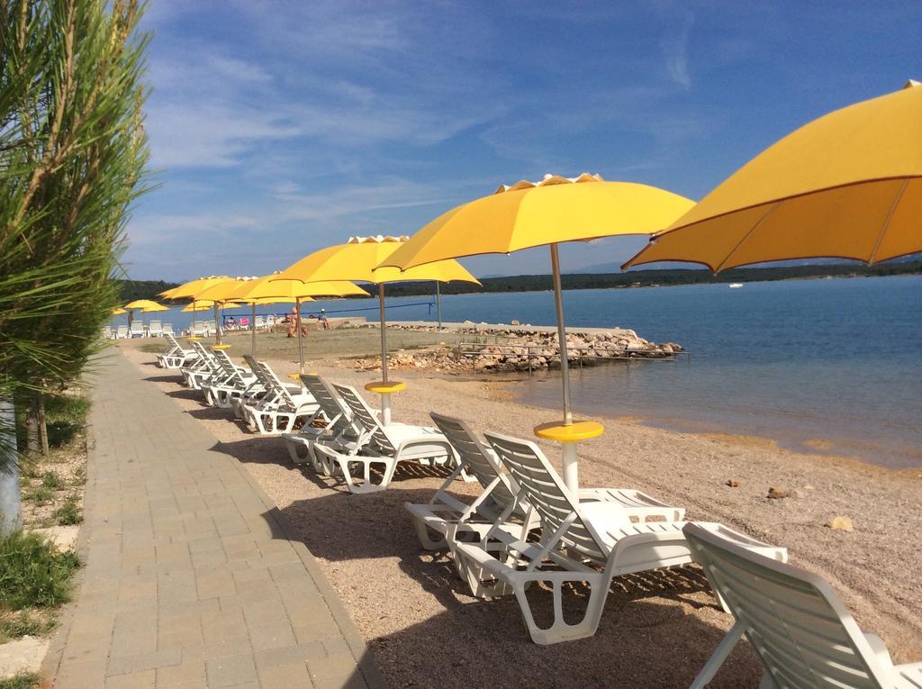 Apartments Coral, Klimno, Island Krk Exterior foto