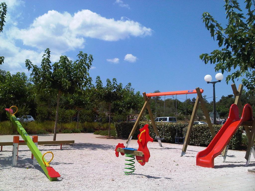 Apartments Coral, Klimno, Island Krk Exterior foto